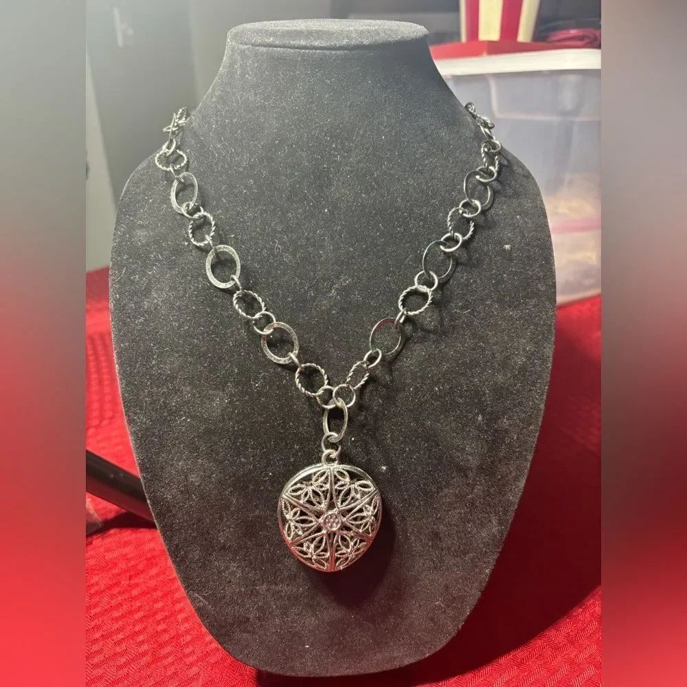 New! Necklace by Paparazzi Jewelry New without Tags
